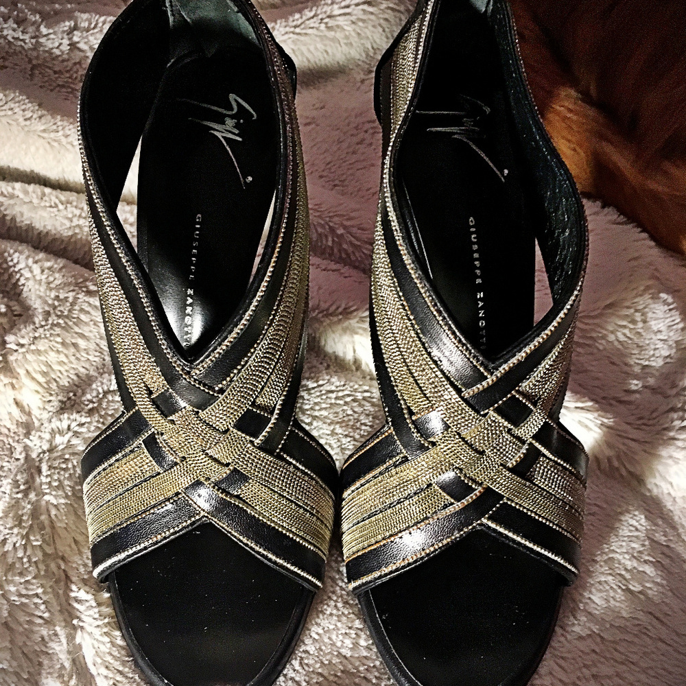 Giuseppe Zanotti Taz 110 Nero‎ Black Leather Gold Chain Strap Heels Sandals 38.5